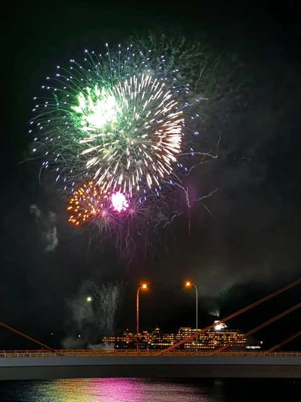 ウッドデッキからの花火鑑賞イメージ