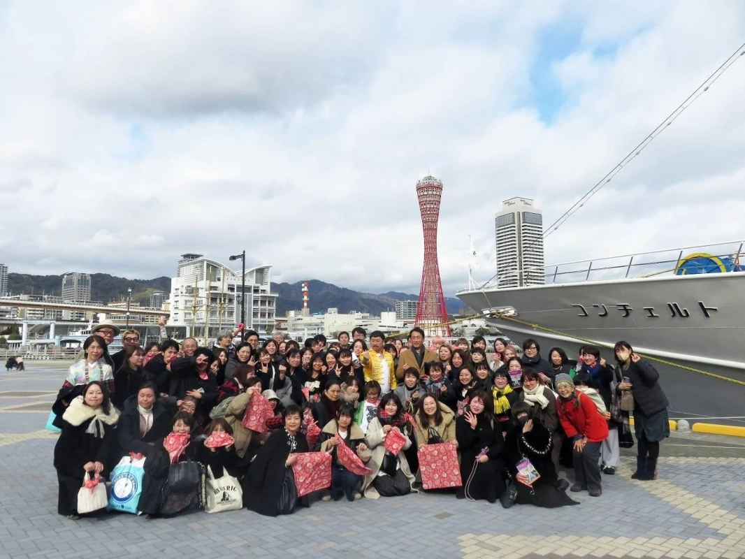 集合写真、神戸、ポートタワー、クルーズ船