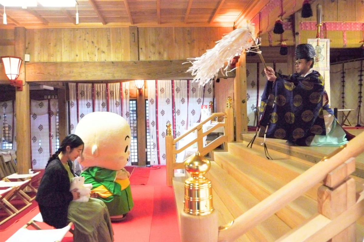 神主によるご祈祷の様子