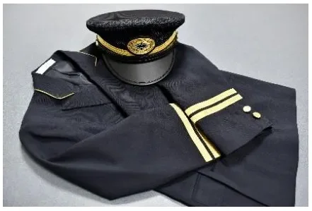 阪神電車の制服と帽子
