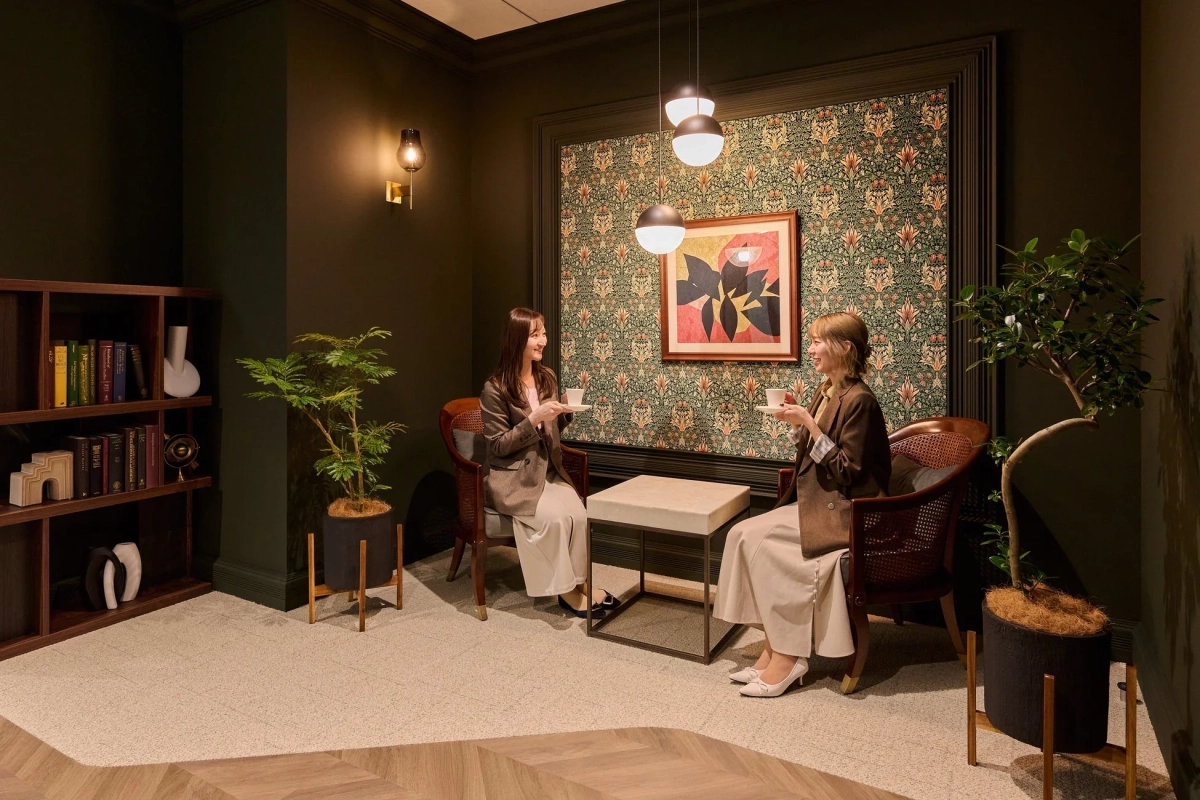 落ち着いた雰囲気の休憩スペース