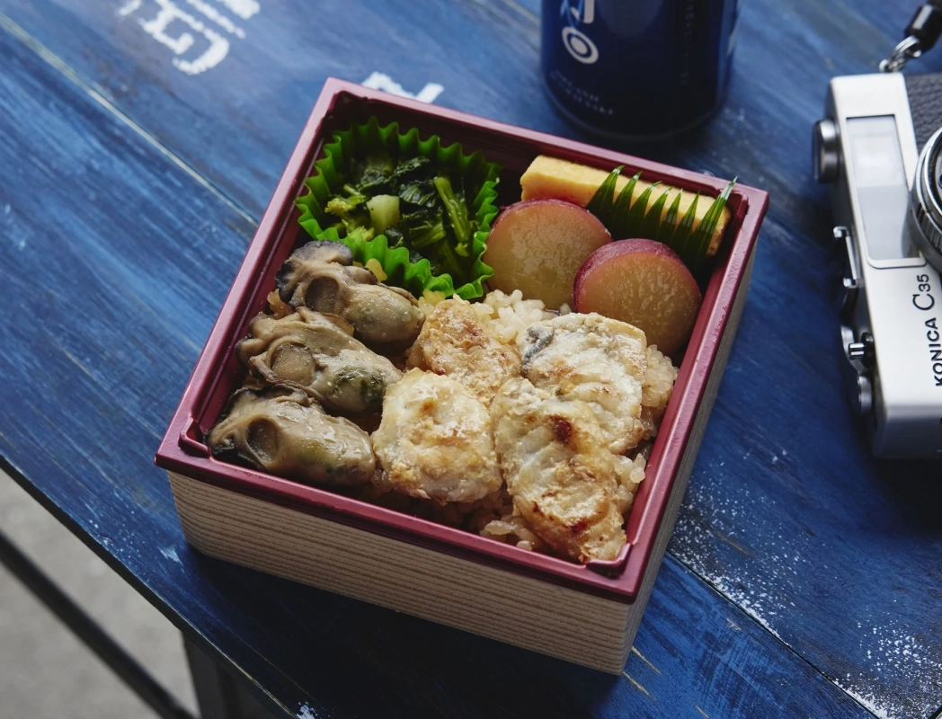 駅マルシェ わんだらぁず 能登かきと炙りふぐめし