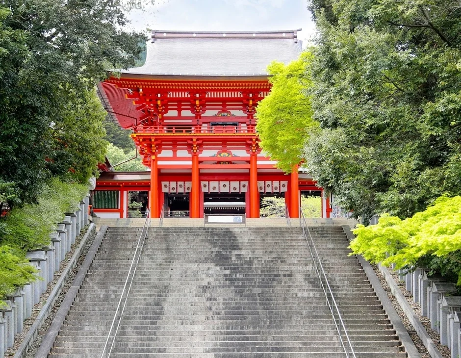 近江神宮の楼門