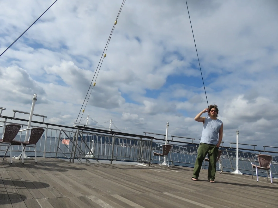 男性、フェリー、デッキ、海、橋、サングラス