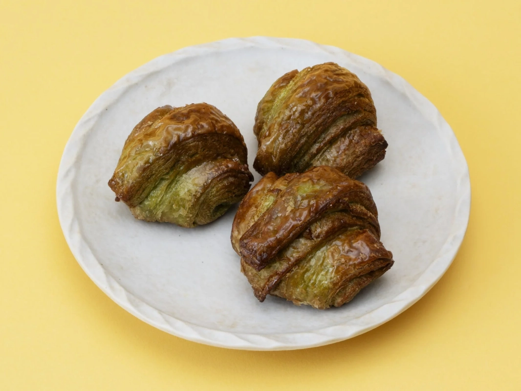 狭山茶クロワッサン（あんこ入り）