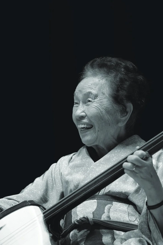 曲師・玉川祐子さんの三味線演奏
