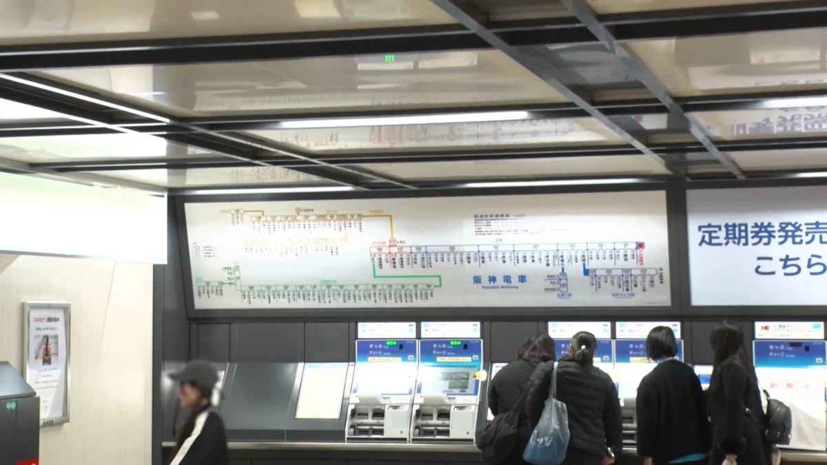阪神電車の券売機と路線図