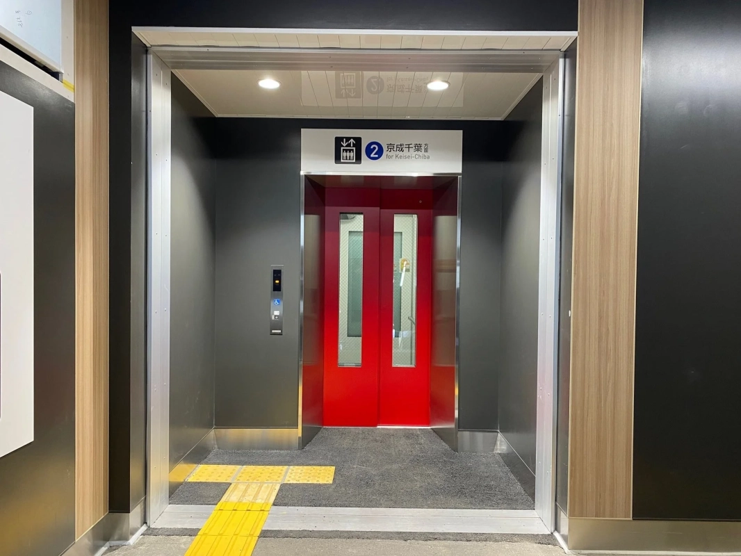 エレベーター入り口