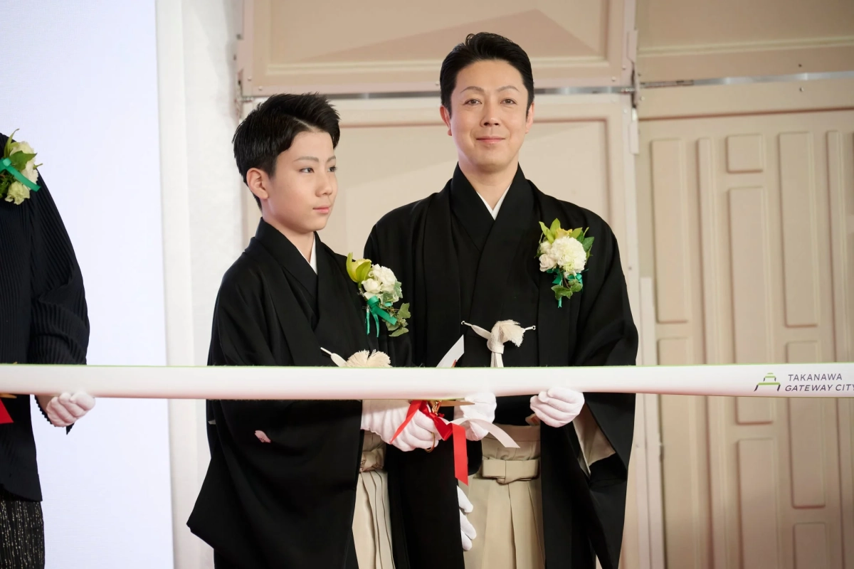 テープカットセレモニーの様子