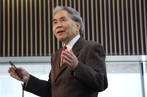 高齢男性の講演