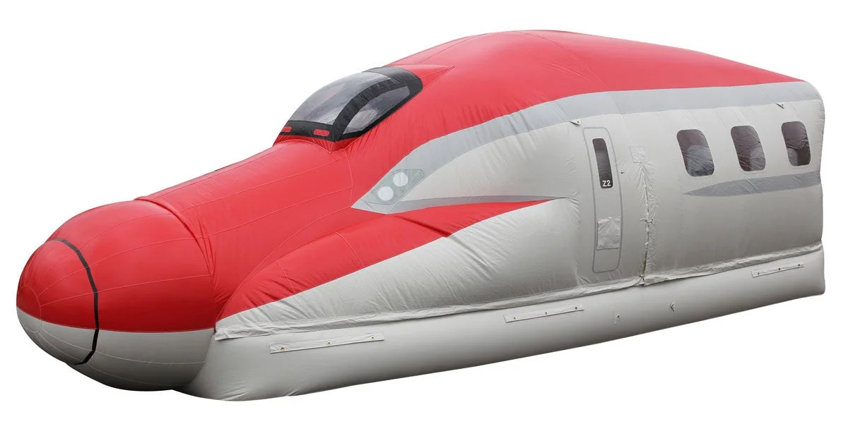 ふわふわ新幹線の遊具