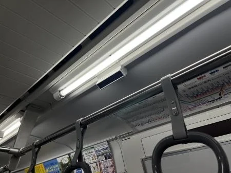 電車内の防犯カメラ設置イメージ