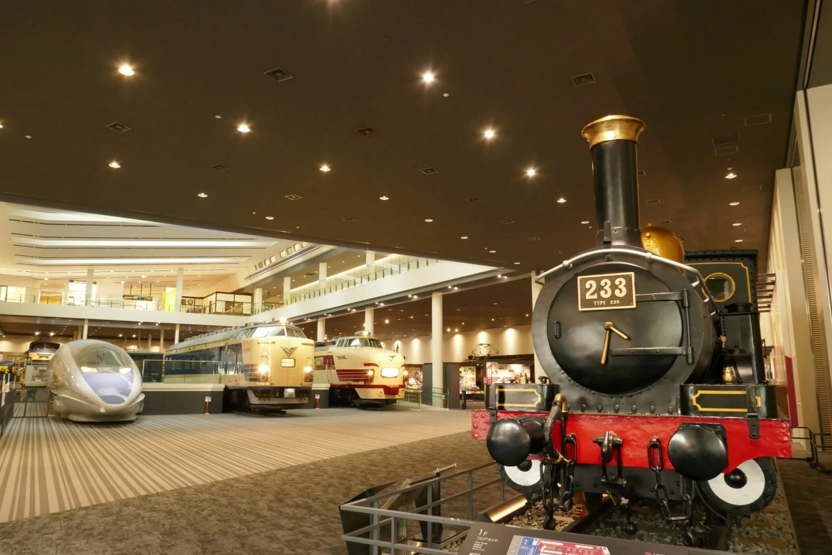 京都鉄道博物館の展示風景