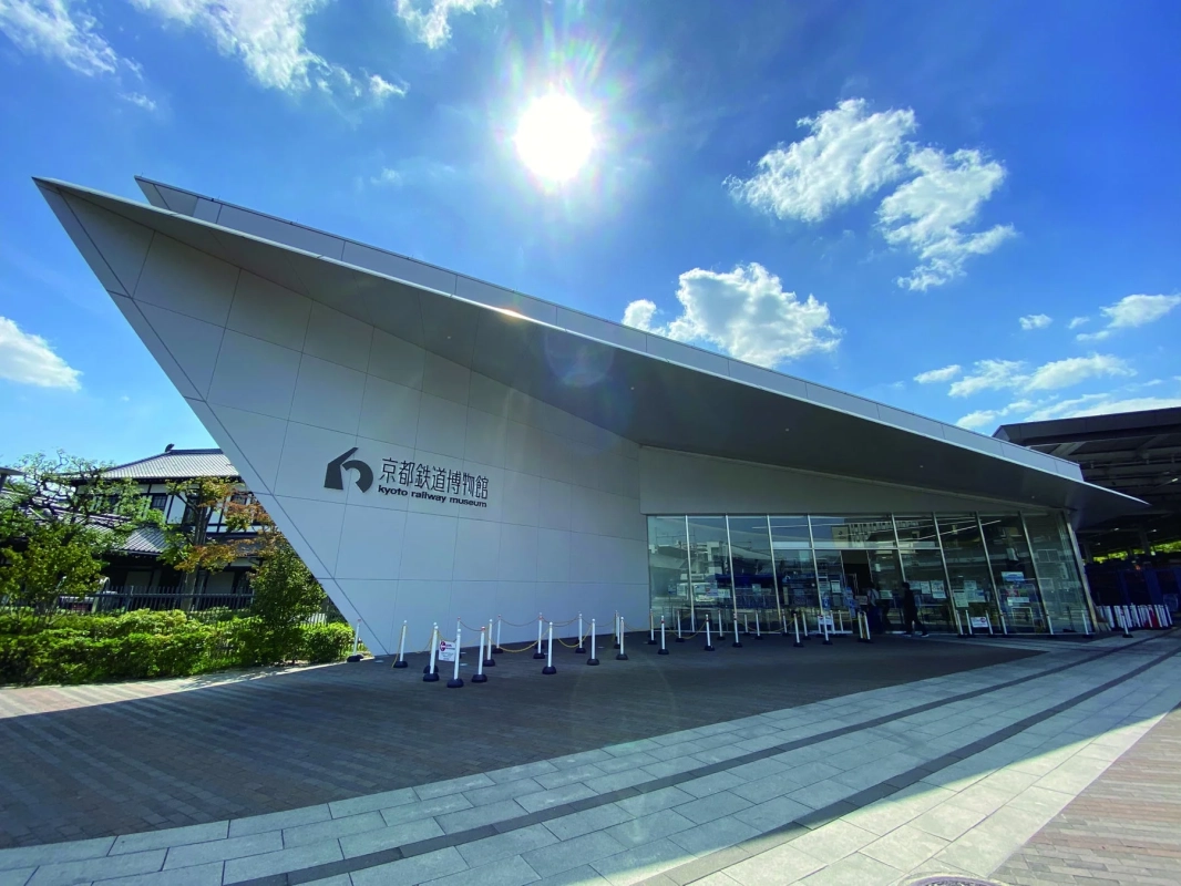 京都鉄道博物館の外観