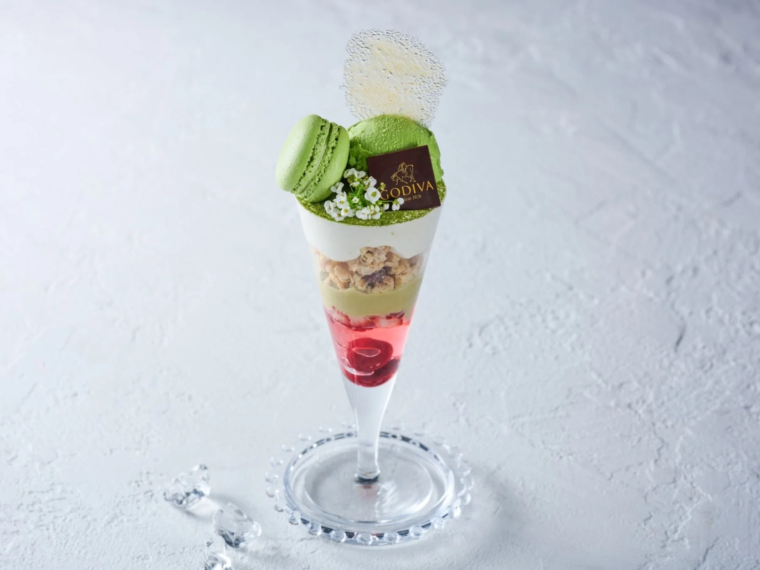 パフェ,デザート,スイーツ,抹茶,ピスタチオ,マカロン,ゴディバ,チョコレート,ベリー,クリーム,グラス,甘い,食品