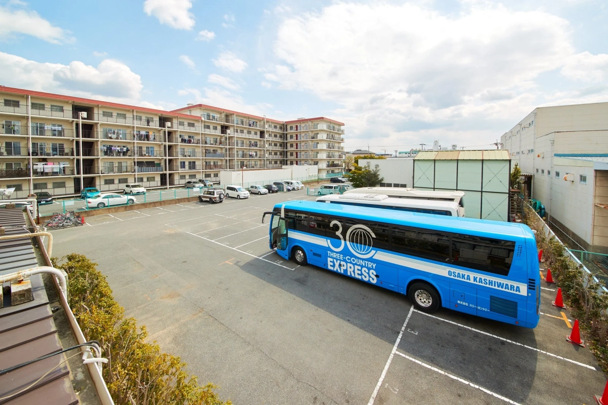 観光バスと駐車場