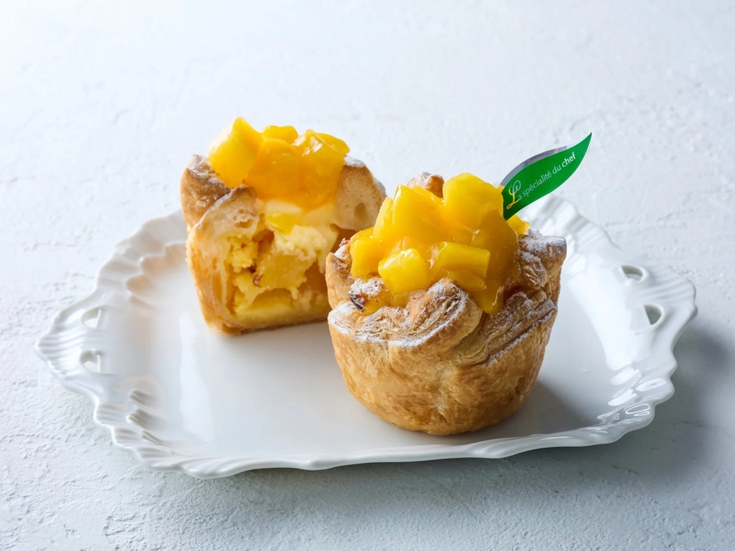 マンゴー,パイ,タルト,デザート,スイーツ,洋菓子,フルーツ,お菓子,白い皿,甘い,菓子パン