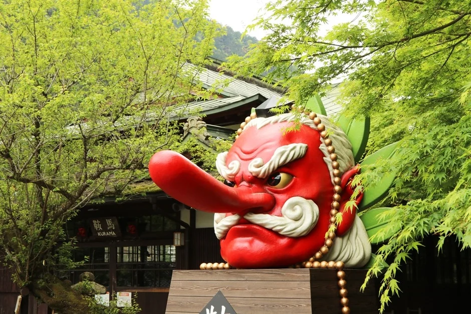 鞍馬駅の天狗像