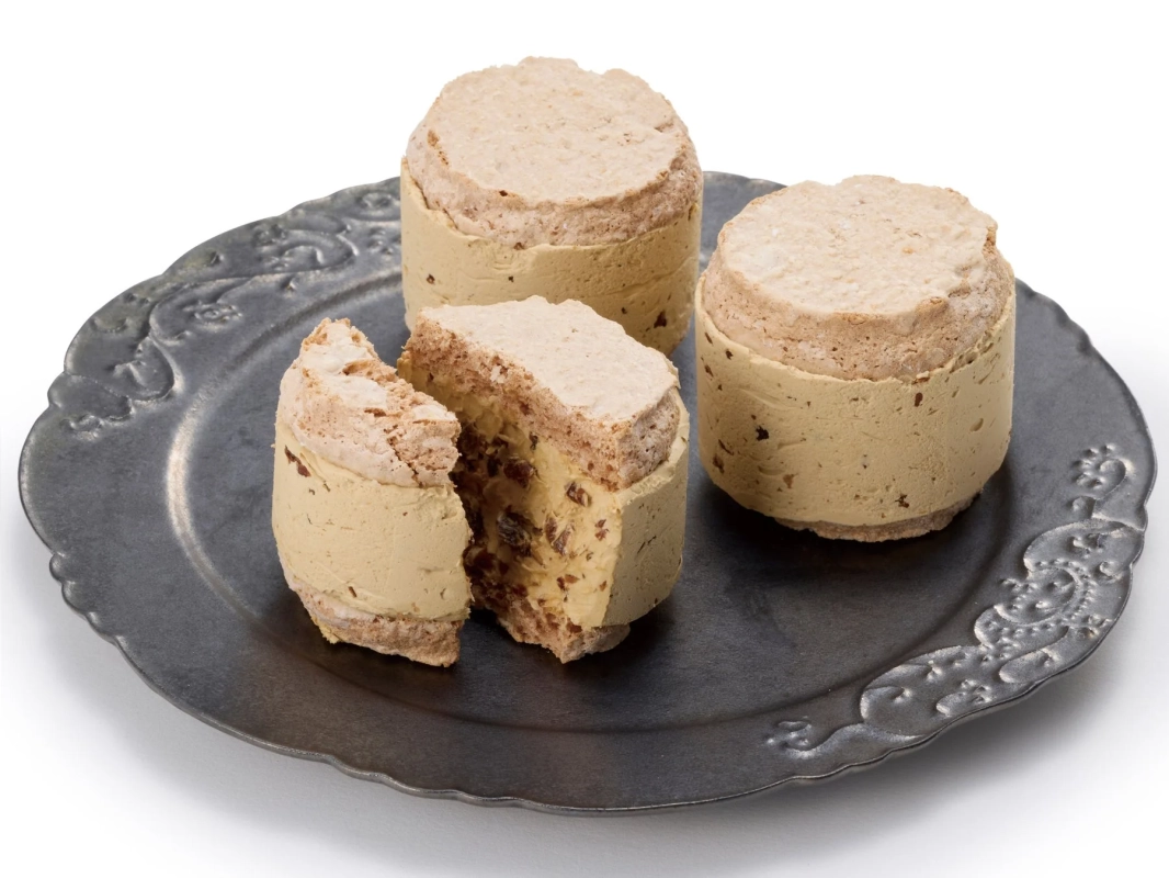 デザート,ケーキ,スイーツ,洋菓子,ムース,メレンゲ,クリーム,菓子,食べ物,冷菓,ババロア,おやつ