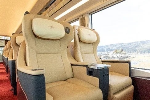 ひのとりプレミアム車両