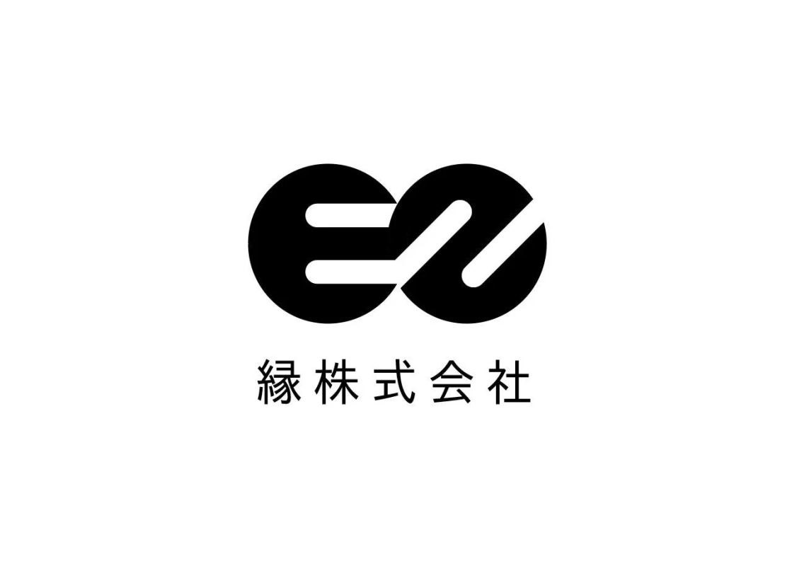 白地に黒で「緑株式会社」という文字と、それを象徴するような抽象的なロゴが配置された画像です