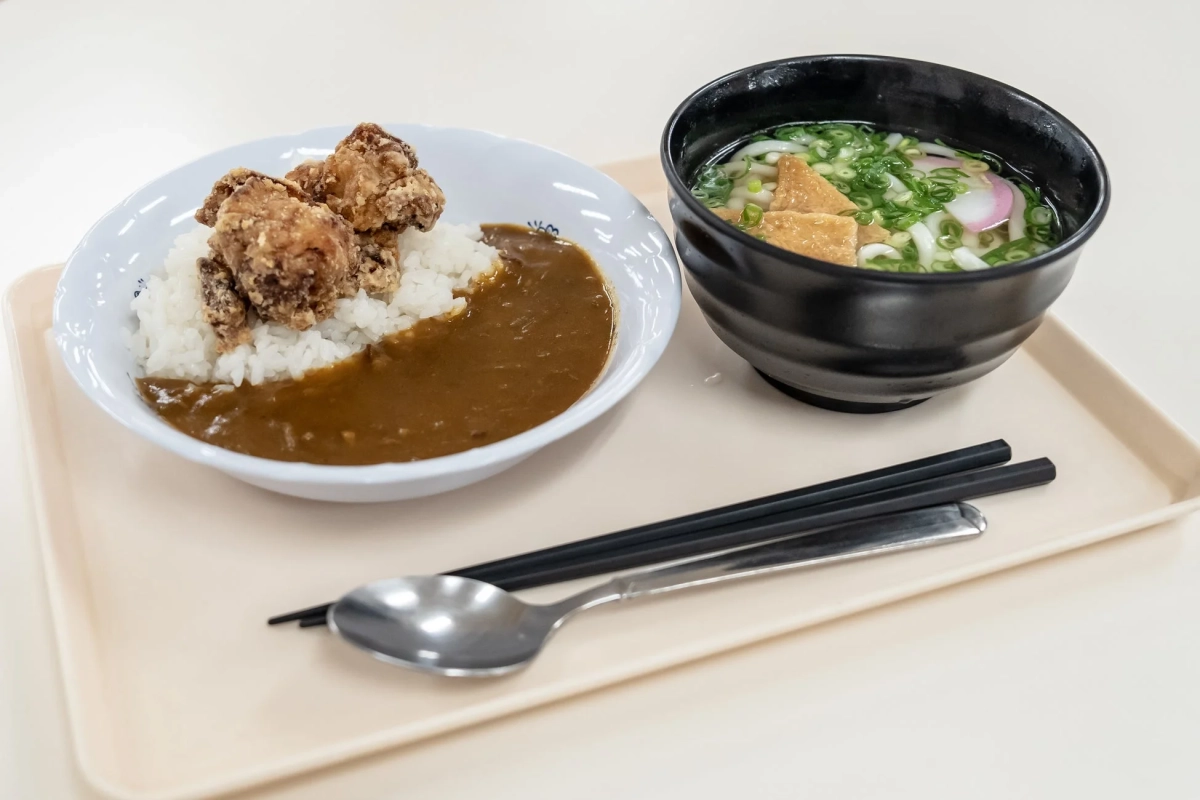 カレーとうどんのセット
