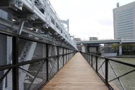 すみだリバーウォークの歩道