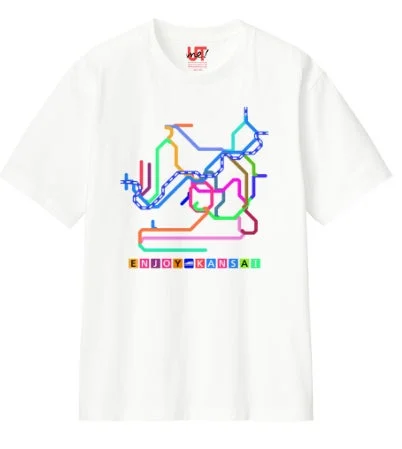 白いTシャツに、日本の関西地方の交通網を模したカラフルな路線図のようなグラフィックと「ENJOY KANSAI」の文字がプリントされています。