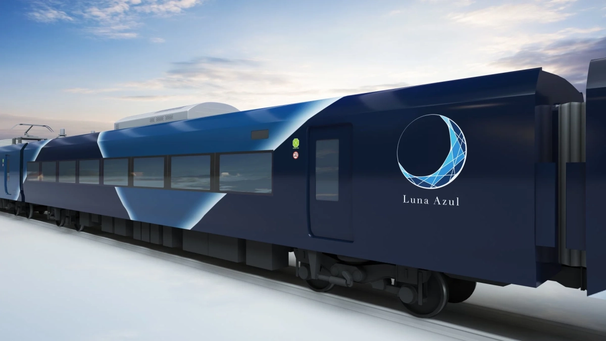 濃い青色の車体に三日月と「Luna Azul」のロゴ