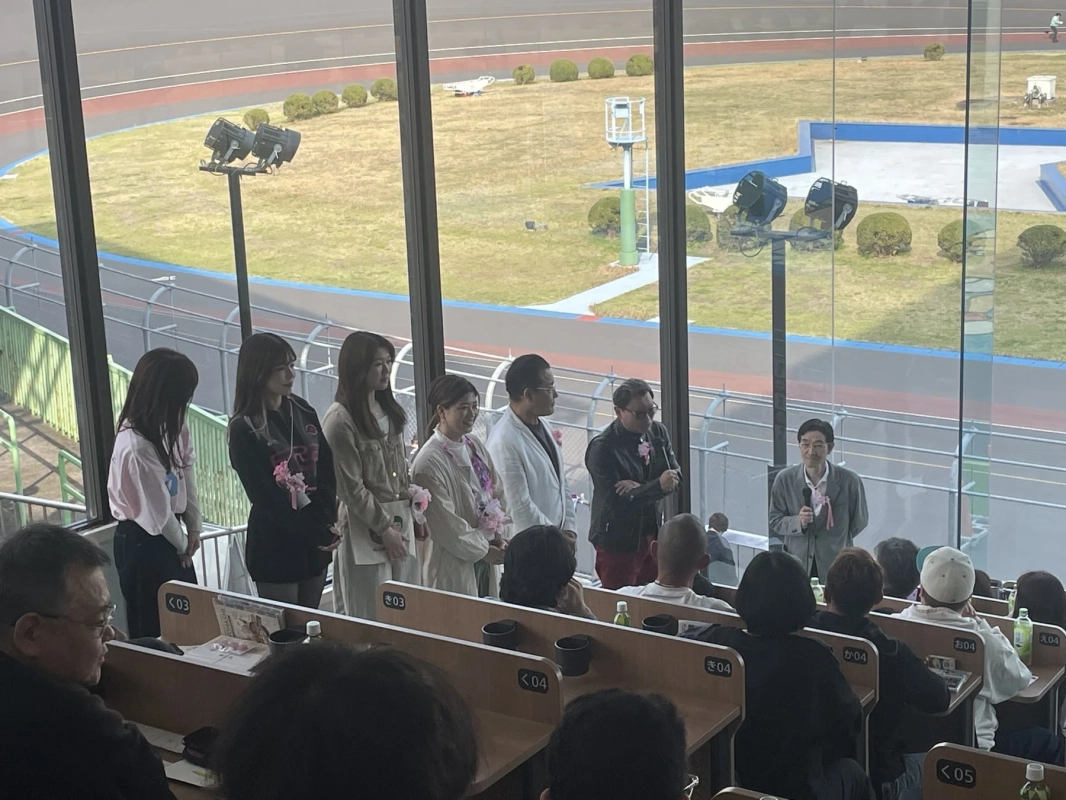 競輪場でのイベント風景