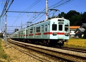 アイスグリーンカラーの西鉄600形