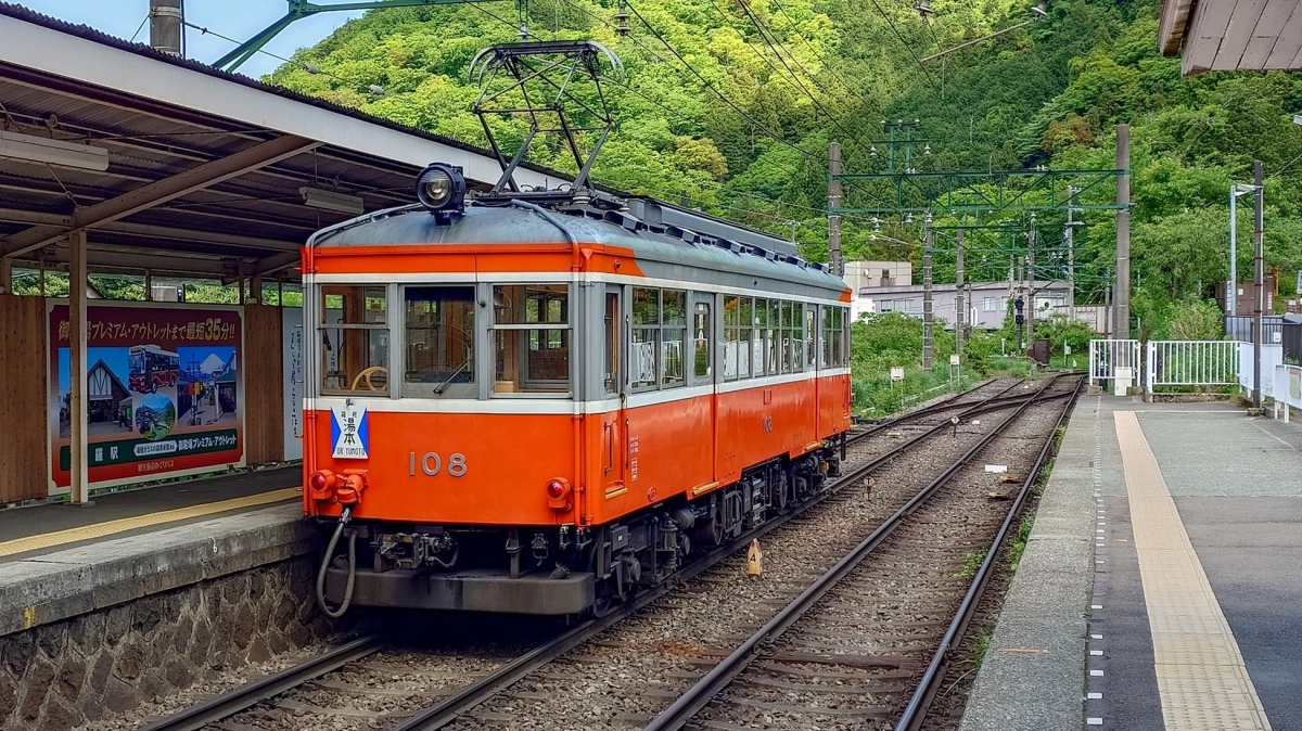 108号車両と行先方向板
