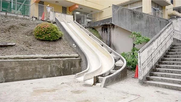 学校の遊具