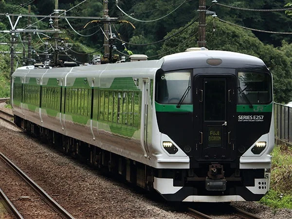 E257系特急電車
