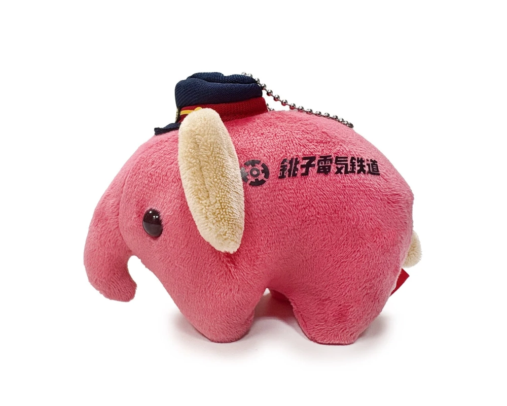 ピンク色のゾウのぬいぐるみ