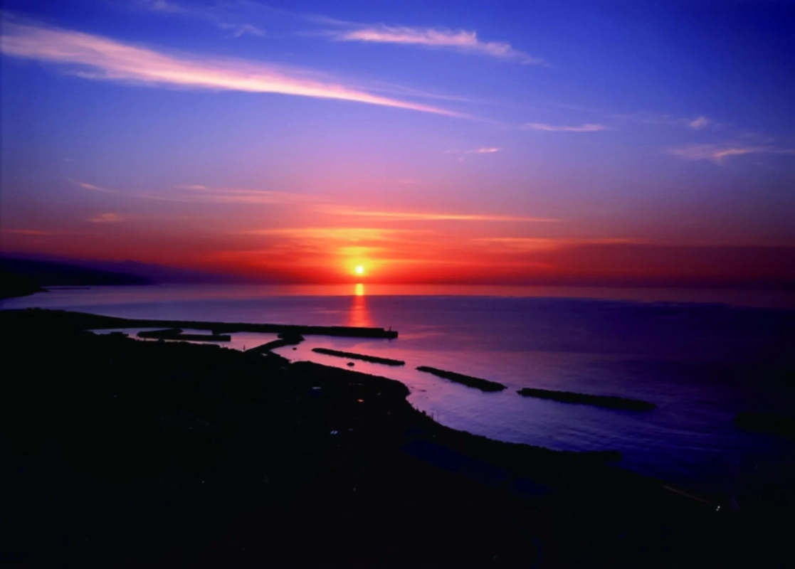 道の駅うみてらす名立の夕景