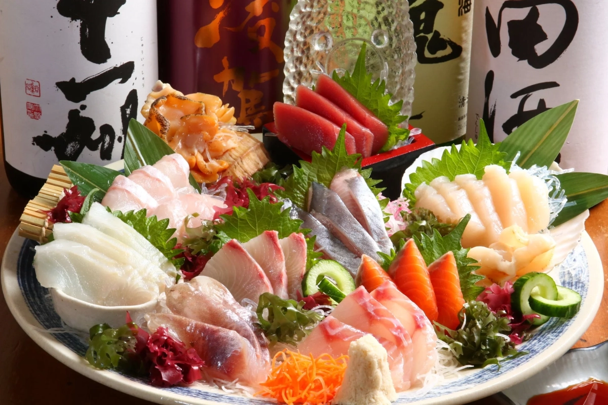刺身,盛り合わせ,和食,魚介類,新鮮,日本酒,マグロ,サーモン,ホタテ,イカ,白身魚,サバ,貝,居酒屋,肴,ディナー,美味しい,海鮮