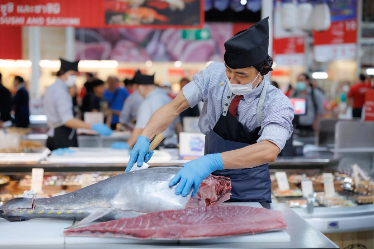 マグロの解体ショー
