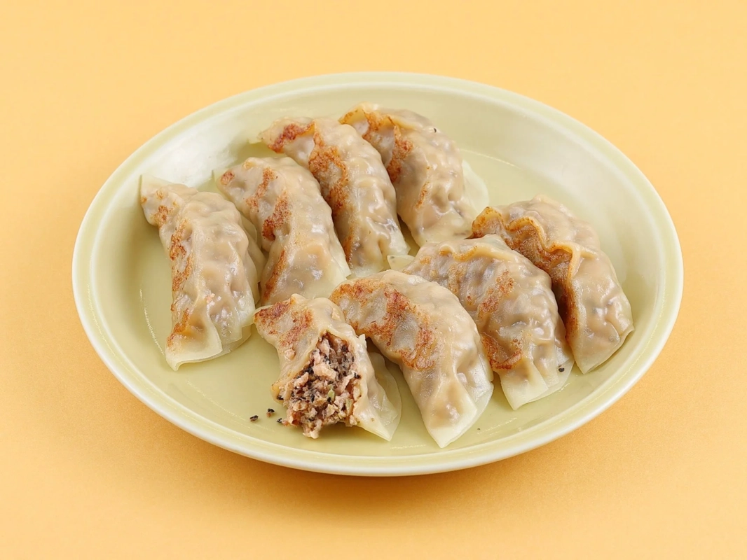 和豚もちぶた黒胡椒ギョーザ