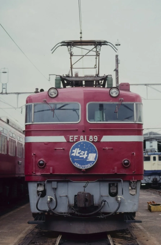 EF81 89 北斗星