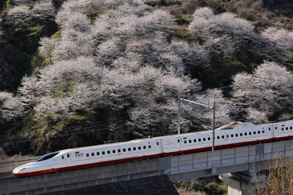 西九州新幹線かもめ N700S