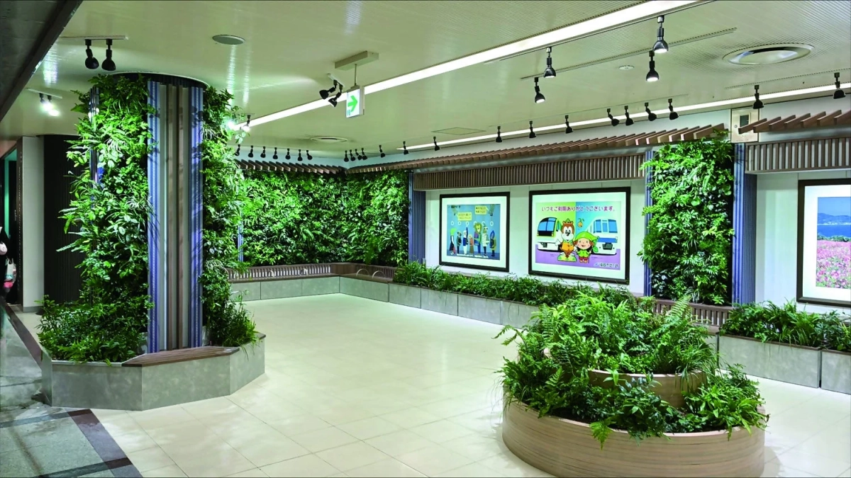 福岡空港駅の緑化