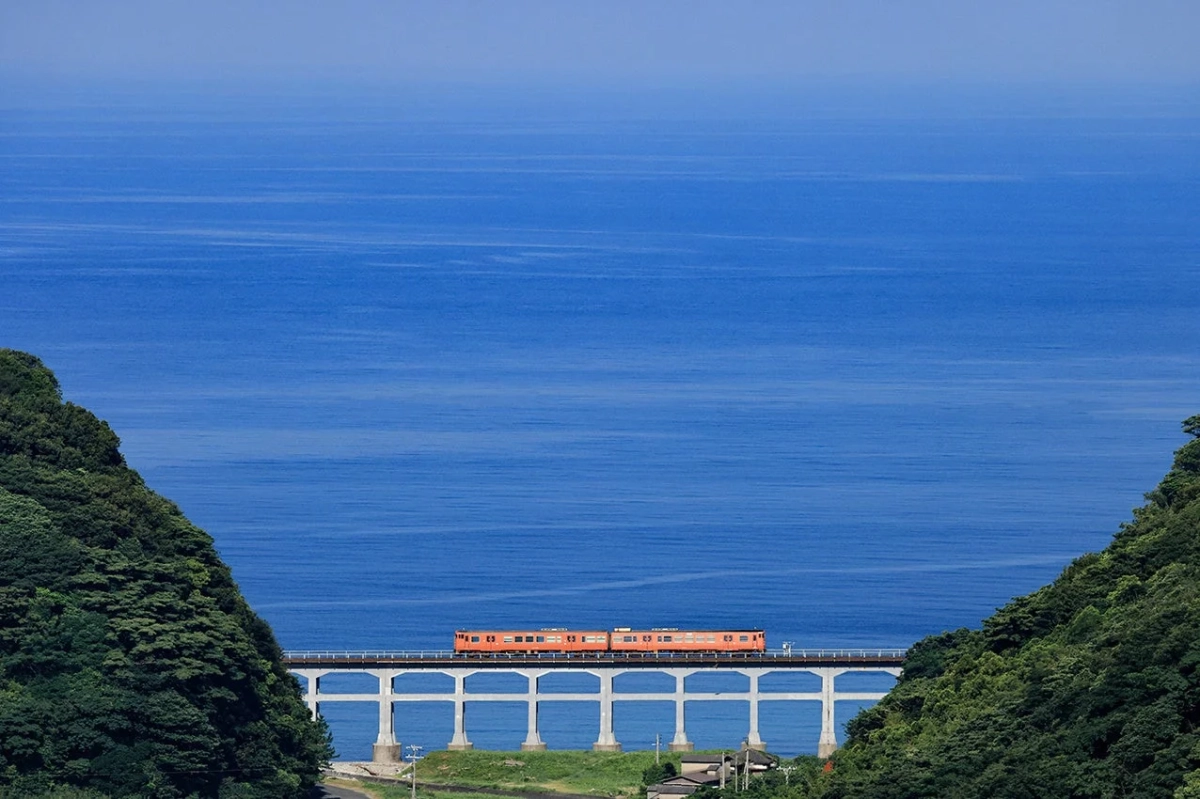 山陰本線を走るキハ47形