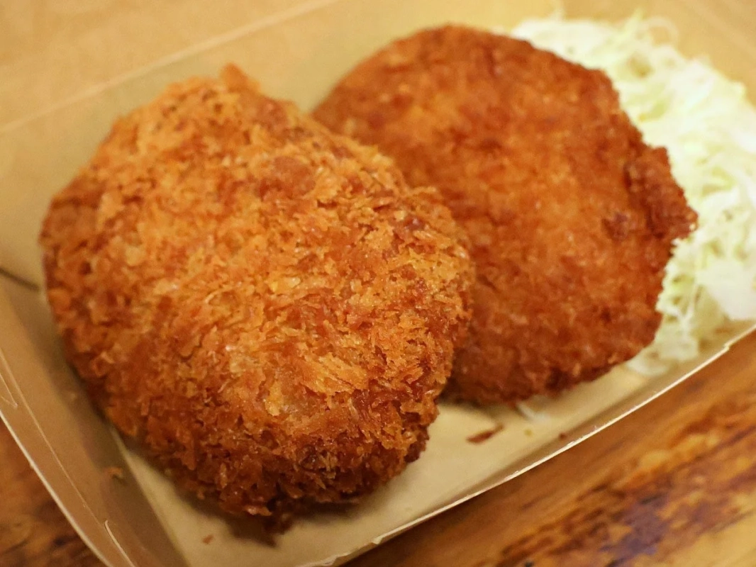 コロッケとキャベツ