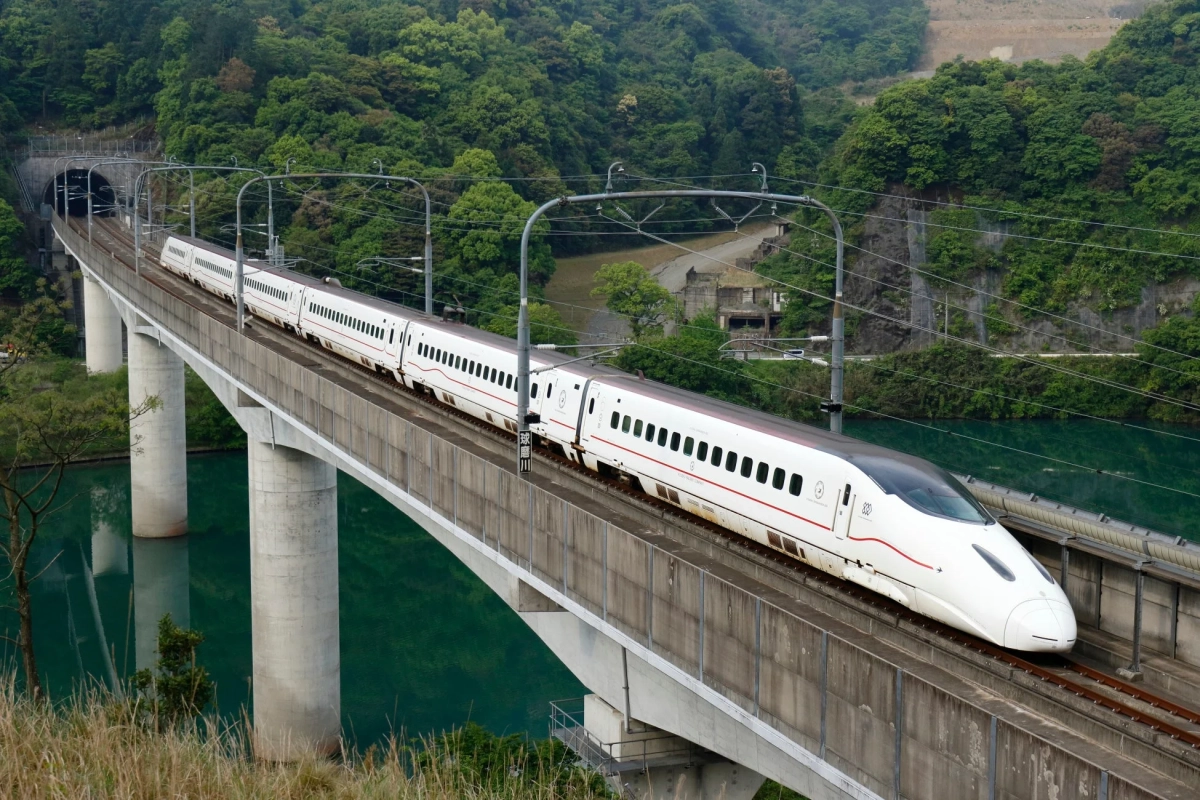 九州新幹線つばめ 800系