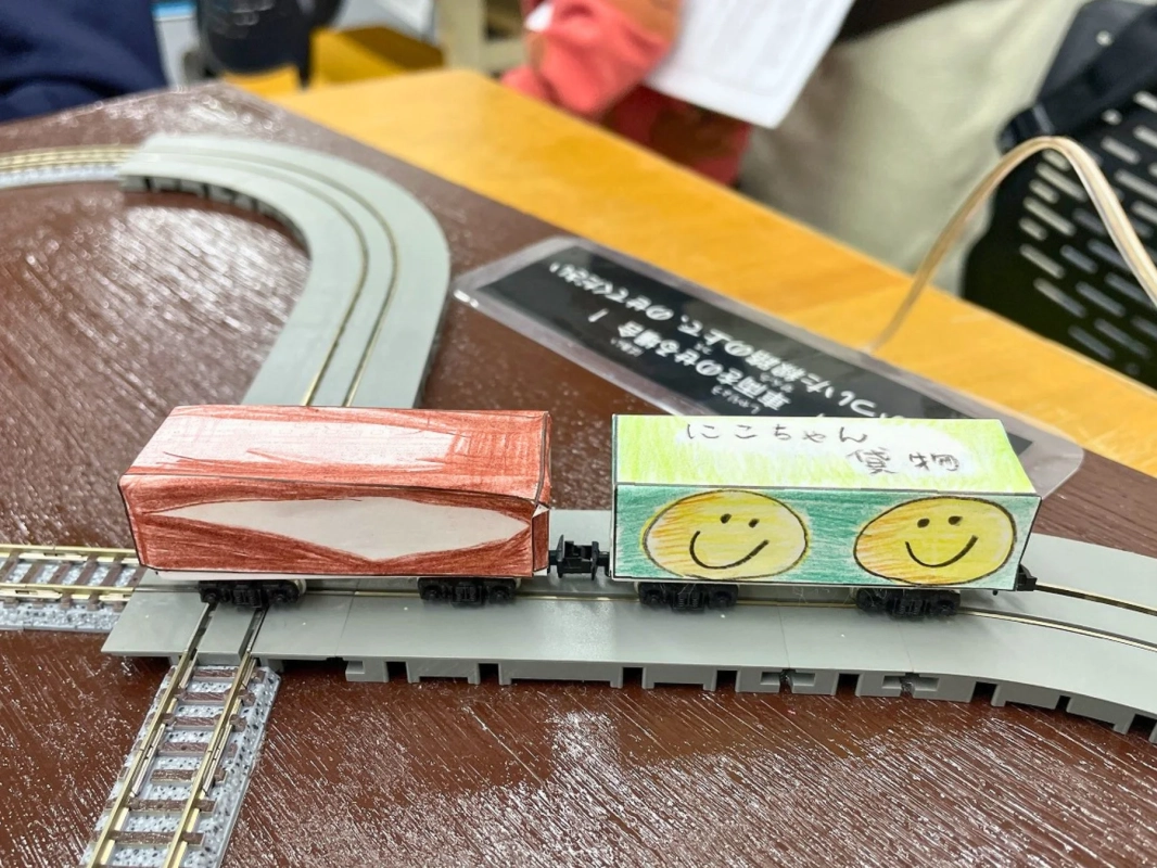 オリジナル列車をハンドメイド!貨物列車のクラフト体験!